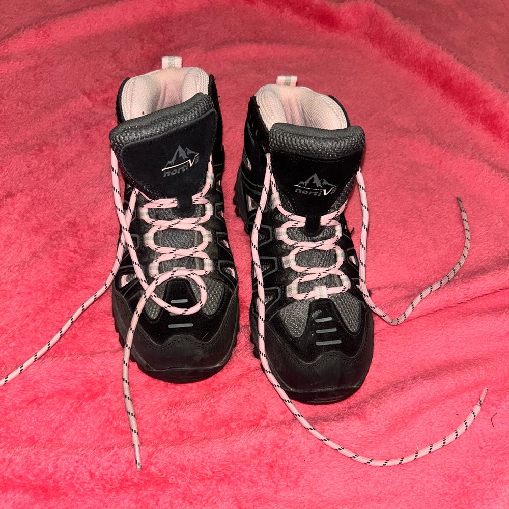 Women's Lace-Up Black and Pink Outdoor Boots